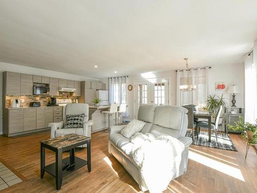 Vue d'ensemble - 585 Rue De Ronchamp, Sainte-Adèle, QC - Indoor Photo Showing Living Room