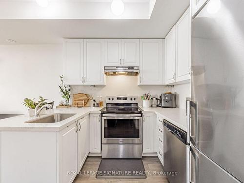 202-1711 Pure Springs Blvd, Pickering, ON - Indoor Photo Showing Kitchen