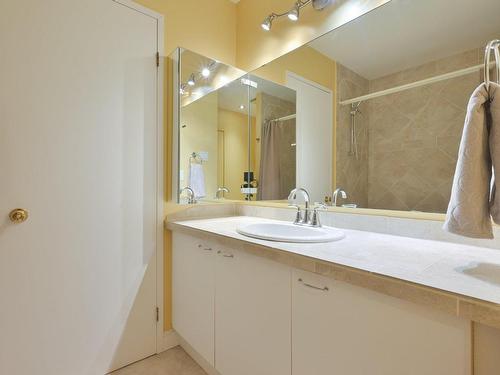 Salle de bains - 203-1625 Av. Victoria, Saint-Lambert, QC - Indoor Photo Showing Bathroom