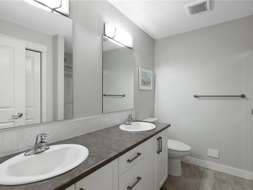 105-1900 Tulsa Rd, Nanaimo, BC - Indoor Photo Showing Bathroom