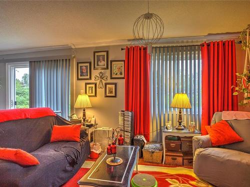 B-1062 St. George Cres, Nanaimo, BC - Indoor Photo Showing Living Room