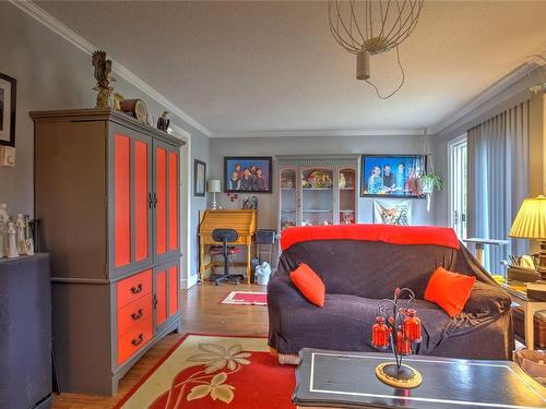 B-1062 St. George Cres, Nanaimo, BC - Indoor Photo Showing Living Room