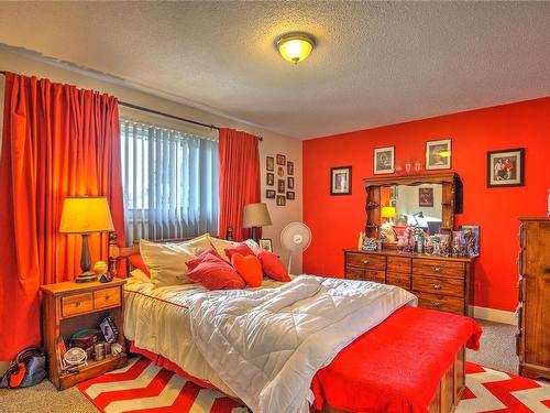 B-1062 St. George Cres, Nanaimo, BC - Indoor Photo Showing Bedroom