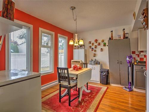 B-1062 St. George Cres, Nanaimo, BC - Indoor Photo Showing Dining Room