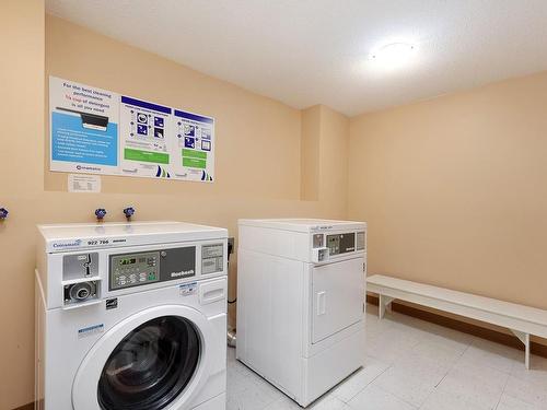 101-1105 Henry Rd, Courtenay, BC - Indoor Photo Showing Laundry Room