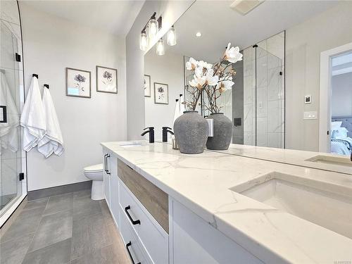 1550 Marble Pl, Langford, BC - Indoor Photo Showing Bathroom