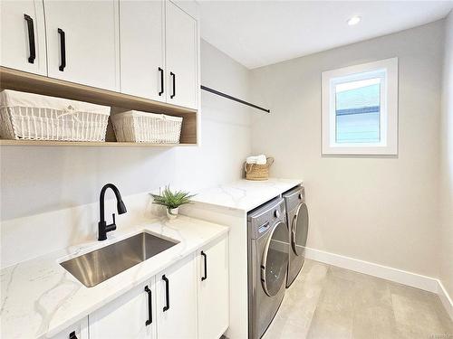 1550 Marble Pl, Langford, BC - Indoor Photo Showing Laundry Room