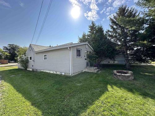 392 Holmes Avenue, Fort Frances, ON - Outdoor