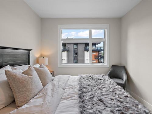 603-2520 Hackett Cres, Central Saanich, BC - Indoor Photo Showing Bedroom