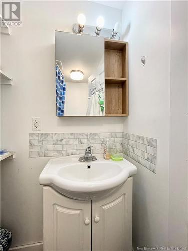 120 King Street, Miramichi, NB - Indoor Photo Showing Bathroom