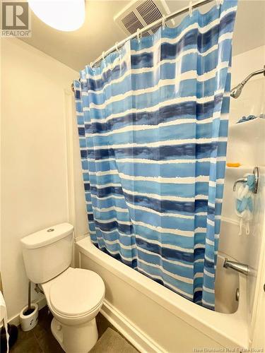 120 King Street, Miramichi, NB - Indoor Photo Showing Bathroom