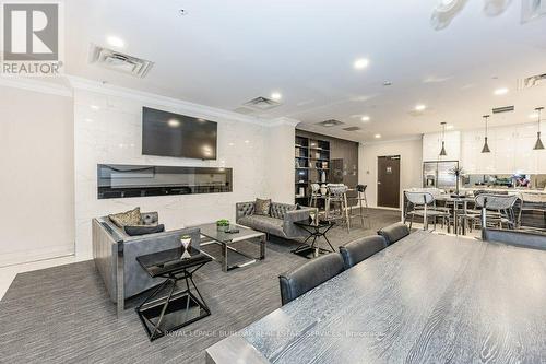 418 - 118 King Street E, Hamilton (Beasley), ON - Indoor Photo Showing Living Room