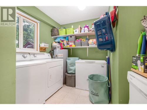 511 Regent Avenue, Enderby, BC - Indoor Photo Showing Laundry Room