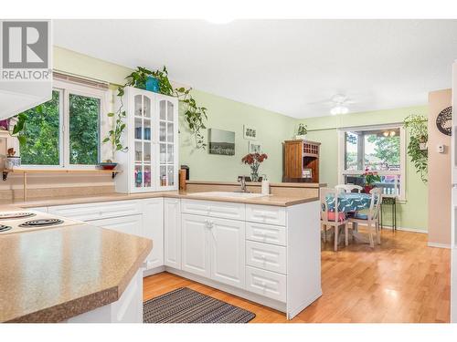 511 Regent Avenue, Enderby, BC - Indoor Photo Showing Kitchen