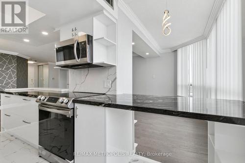 1014 - 1101 Steeles Avenue W, Toronto (Westminster-Branson), ON - Indoor Photo Showing Kitchen