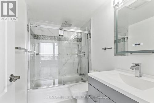 1014 - 1101 Steeles Avenue W, Toronto (Westminster-Branson), ON - Indoor Photo Showing Bathroom