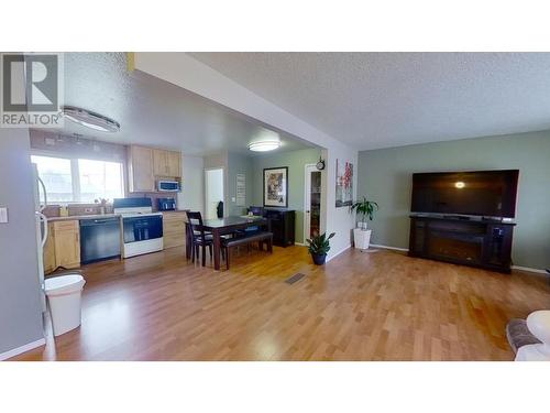 8516 87 Street, Fort St. John, BC - Indoor Photo Showing Living Room