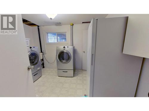 8516 87 Street, Fort St. John, BC - Indoor Photo Showing Laundry Room