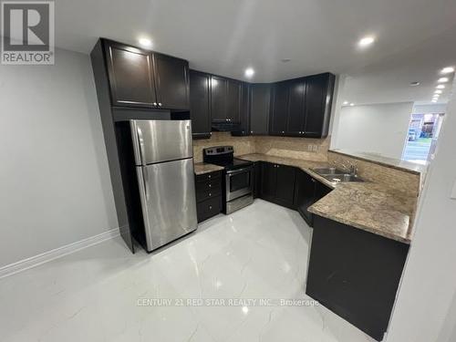 1071 Savoline Boulevard, Milton (Harrison), ON - Indoor Photo Showing Kitchen With Double Sink