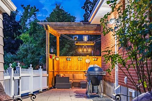 567 Kingswood Place, Burlington, ON - Outdoor