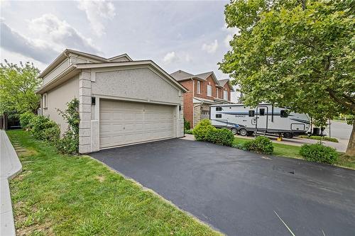 71 Stonepine Crescent, Hamilton, ON - Outdoor