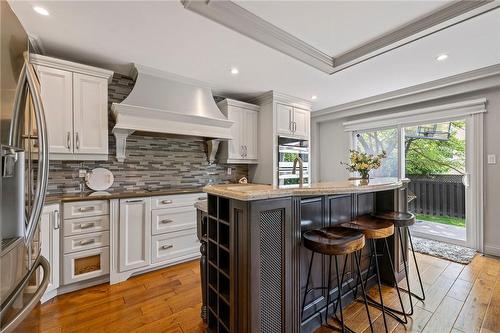 71 Stonepine Crescent, Hamilton, ON - Indoor Photo Showing Kitchen With Upgraded Kitchen