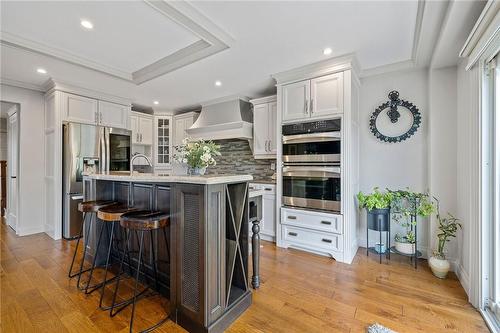 71 Stonepine Crescent, Hamilton, ON - Indoor Photo Showing Kitchen With Upgraded Kitchen