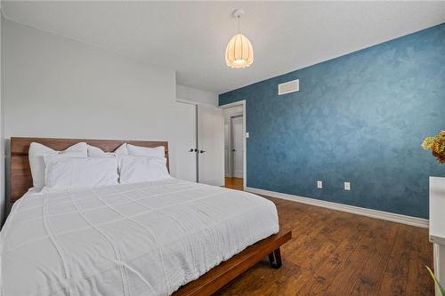 71 Stonepine Crescent, Hamilton, ON - Indoor Photo Showing Bedroom