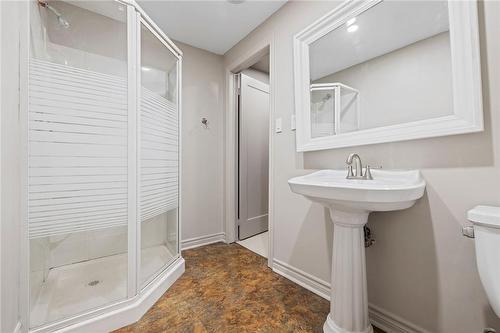 71 Stonepine Crescent, Hamilton, ON - Indoor Photo Showing Bathroom