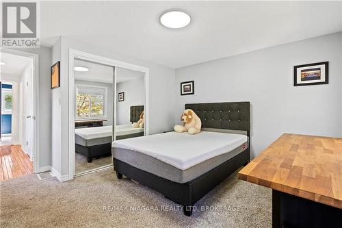 6262 Johnson Drive, Niagara Falls, ON - Indoor Photo Showing Bedroom