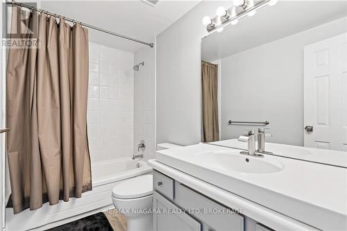 6262 Johnson Drive, Niagara Falls, ON - Indoor Photo Showing Bathroom