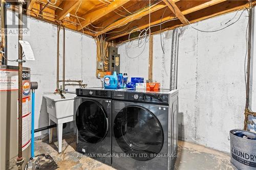 6262 Johnson Drive, Niagara Falls, ON - Indoor Photo Showing Laundry Room