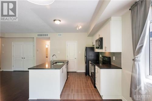 1032 Beryl Private Unit#E, Ottawa, ON - Indoor Photo Showing Kitchen