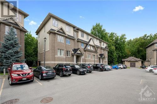 1032 Beryl Private Unit#E, Ottawa, ON - Outdoor