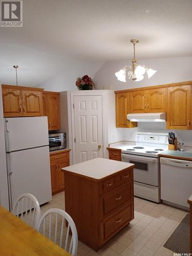 234 Sumner Crescent, Saskatoon, SK - Indoor Photo Showing Kitchen