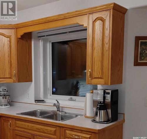 234 Sumner Crescent, Saskatoon, SK - Indoor Photo Showing Kitchen With Double Sink