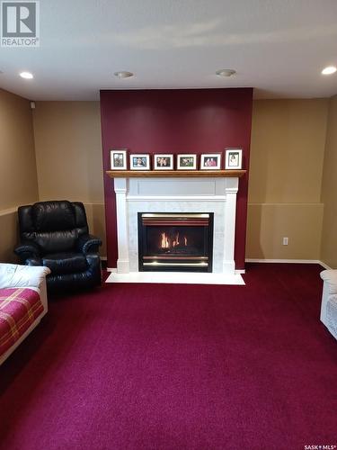 234 Sumner Crescent, Saskatoon, SK - Indoor Photo Showing Living Room With Fireplace