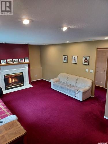 234 Sumner Crescent, Saskatoon, SK - Indoor With Fireplace