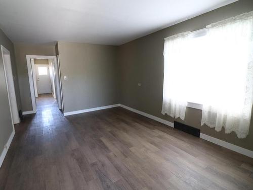 325 Willow Street, Kamloops, BC - Indoor Photo Showing Other Room