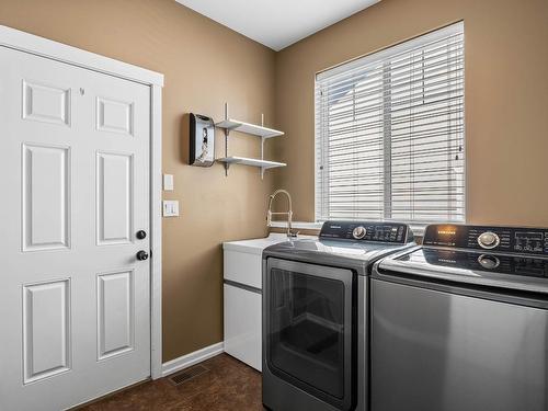 1883 Primrose Cres, Kamloops, BC - Indoor Photo Showing Laundry Room