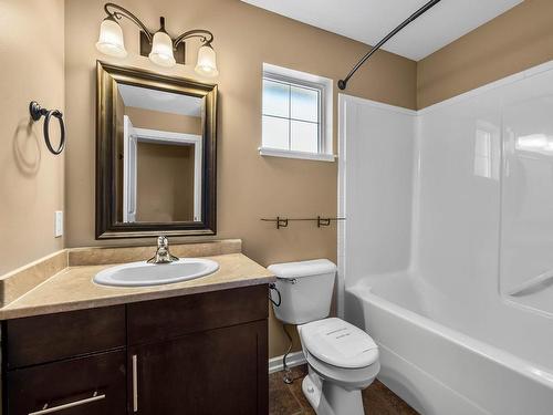 1883 Primrose Cres, Kamloops, BC - Indoor Photo Showing Bathroom