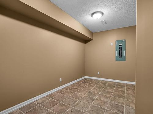 1883 Primrose Cres, Kamloops, BC - Indoor Photo Showing Other Room