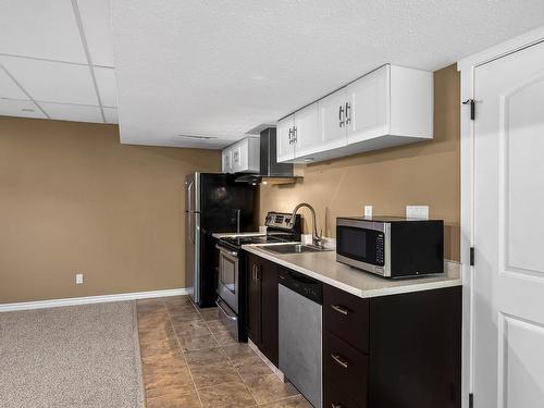 1883 Primrose Cres, Kamloops, BC - Indoor Photo Showing Kitchen