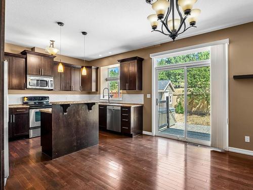 1883 Primrose Cres, Kamloops, BC - Indoor Photo Showing Kitchen With Upgraded Kitchen