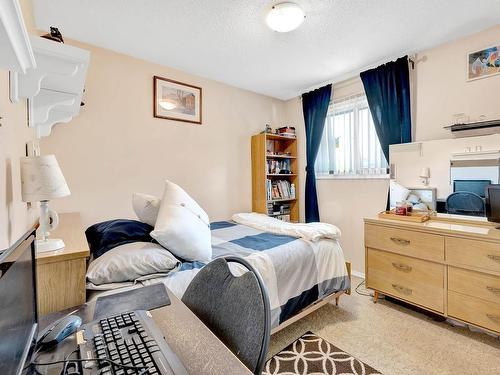 1580 Napier Place, Kamloops, BC - Indoor Photo Showing Bedroom