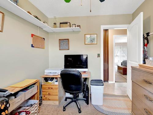 1580 Napier Place, Kamloops, BC - Indoor Photo Showing Office