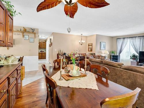 1580 Napier Place, Kamloops, BC - Indoor Photo Showing Dining Room