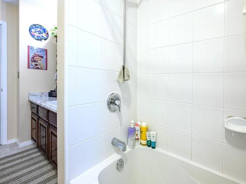 1580 Napier Place, Kamloops, BC - Indoor Photo Showing Bathroom