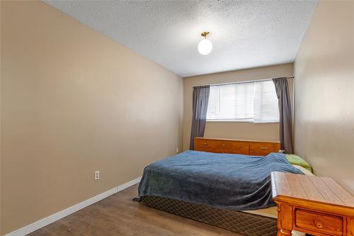 108-4004 34 Street, Vernon, BC - Indoor Photo Showing Bedroom