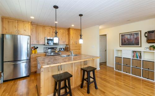 6792 Squilax Anglemont Road, Magna Bay, BC - Indoor Photo Showing Kitchen With Double Sink